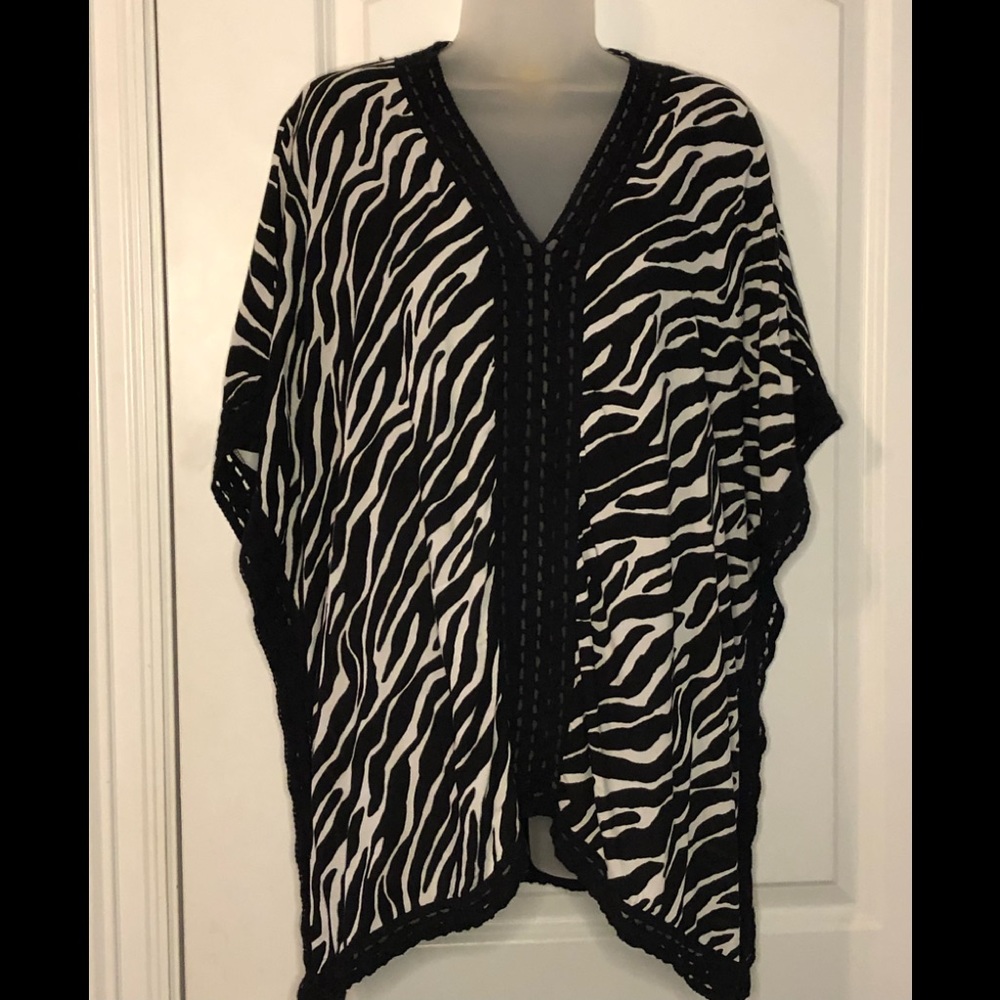 Liz Lange Zebra Print Poncho Top Size XS/S
